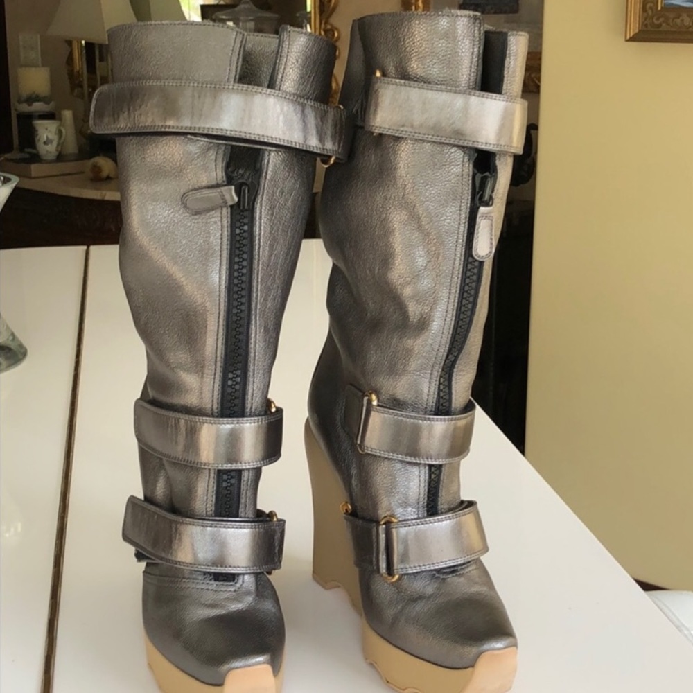 Authentic LV Boots no box just dust bag